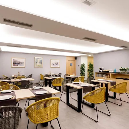Val Convention Hotel 3*